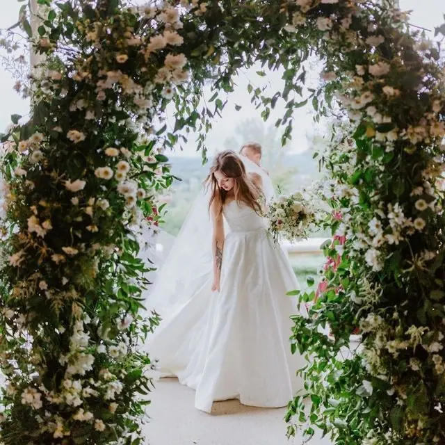 Floral design by Laurie D'Anne Events